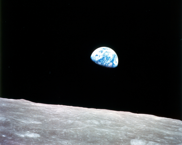 Oslo er blitt grønnere, men kan den også bli blåere? Det første bildet av jorden fra månen i 1968 revolusjonerte vårt syn på egen verden. Nå trenger vi et nytt blikk på havet.  Kanskje vi kan begynne med Oslo-fjorden?