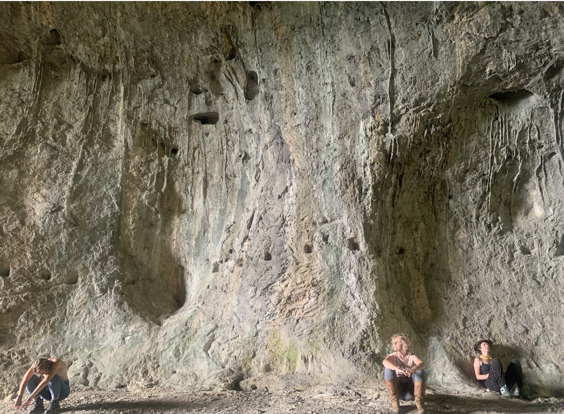 De enorme grottene i området står ikke oppført på turistkartet.